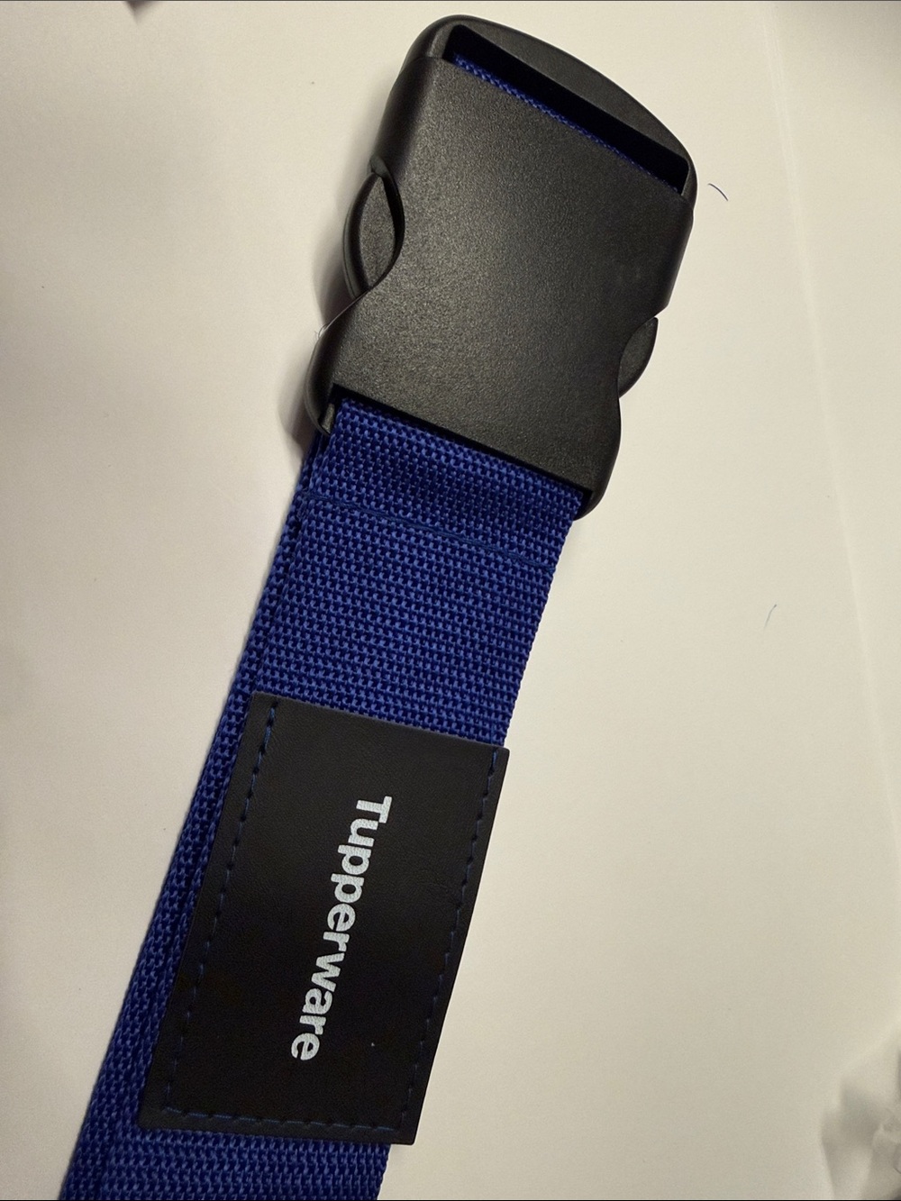 Tupperware - set of 2 - Blue and Green Adjustable Travel luggage straps - Picture 2 of 5